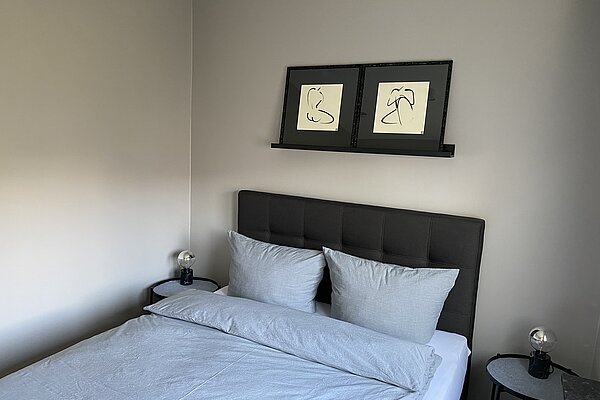 Schlafzimmer 1